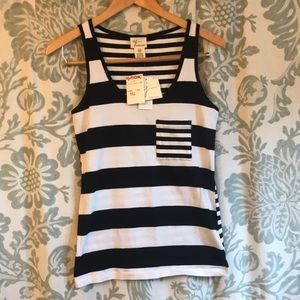 Super cute Women’s tank.